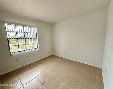 522 Karney Avenue Ne - Photo Thumbnail 8