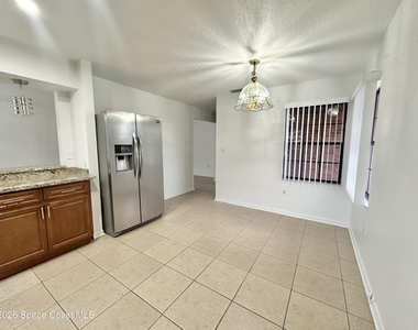 522 Karney Avenue Ne - Photo Thumbnail 12