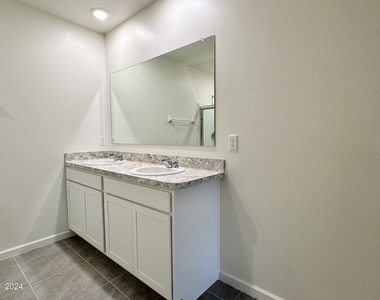6495 Topaz Drive - Photo Thumbnail 14