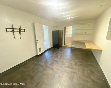 784 Alcazar Avenue - Photo Thumbnail 6