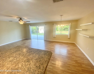 784 Alcazar Avenue - Photo Thumbnail 2