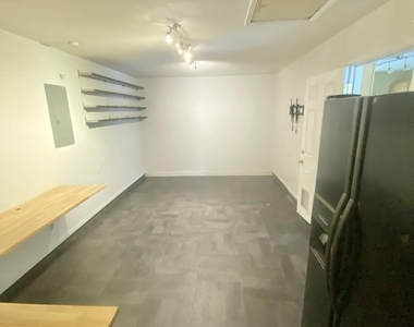 784 Alcazar Avenue - Photo Thumbnail 5