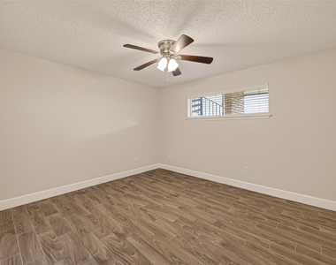 7714 Renwick Drive - Photo Thumbnail 17