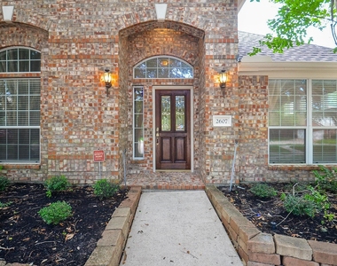 2607 Grand Plantation Court - Photo Thumbnail 2