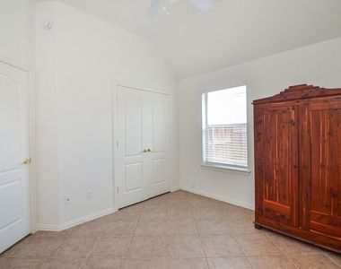 2607 Grand Plantation Court - Photo Thumbnail 35