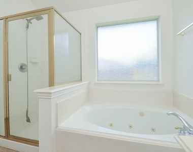 2607 Grand Plantation Court - Photo Thumbnail 30