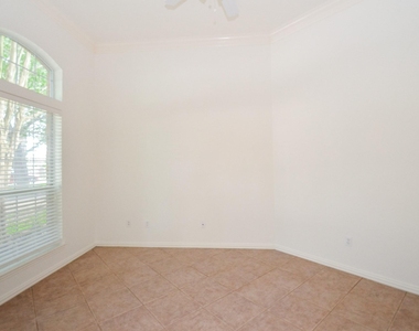 2607 Grand Plantation Court - Photo Thumbnail 9