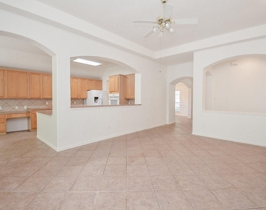 2607 Grand Plantation Court - Photo Thumbnail 14
