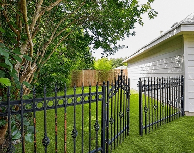 2607 Grand Plantation Court - Photo Thumbnail 47