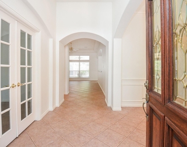 2607 Grand Plantation Court - Photo Thumbnail 4
