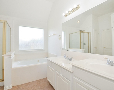 2607 Grand Plantation Court - Photo Thumbnail 27