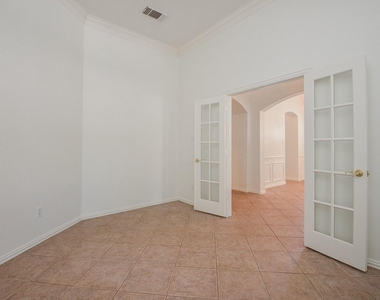 2607 Grand Plantation Court - Photo Thumbnail 11