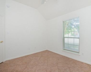 2607 Grand Plantation Court - Photo Thumbnail 37