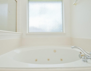 2607 Grand Plantation Court - Photo Thumbnail 29