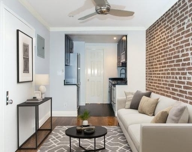 West 53rd Street - Photo Thumbnail 6