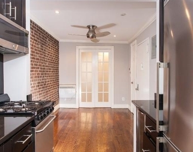 West 53rd Street - Photo Thumbnail 3