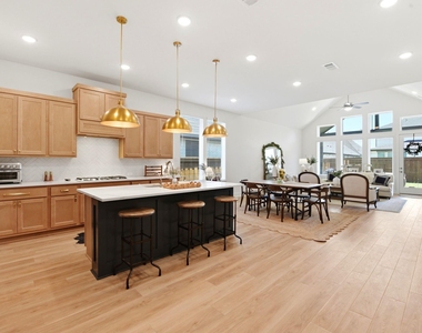 27927 Spring Falls Court - Photo Thumbnail 5