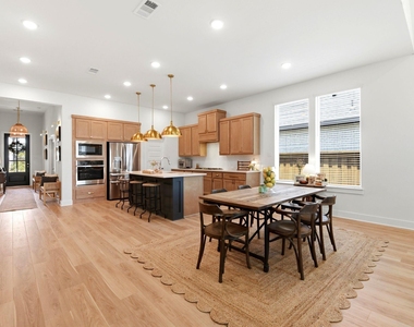 27927 Spring Falls Court - Photo Thumbnail 12