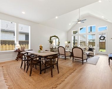 27927 Spring Falls Court - Photo Thumbnail 10