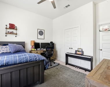 27927 Spring Falls Court - Photo Thumbnail 34