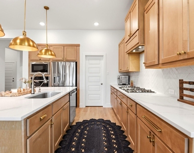 27927 Spring Falls Court - Photo Thumbnail 7