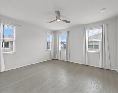 1528 Lakeline Oak Drive - Photo Thumbnail 12