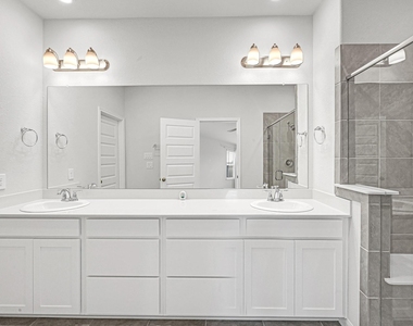 1528 Lakeline Oak Drive - Photo Thumbnail 15