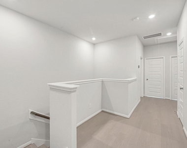 1528 Lakeline Oak Drive - Photo Thumbnail 11