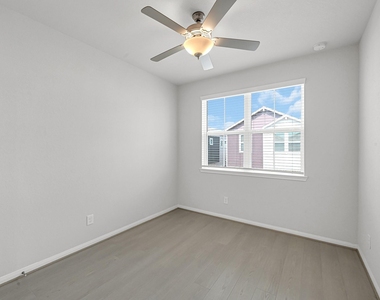1528 Lakeline Oak Drive - Photo Thumbnail 18