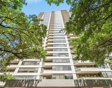 14 Greenway Plaza - Photo Thumbnail 12
