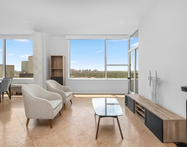 14 Greenway Plaza - Photo Thumbnail 6