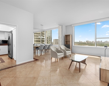 14 Greenway Plaza - Photo Thumbnail 4