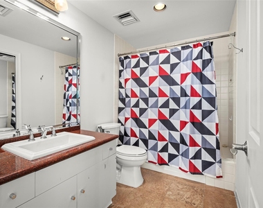 14 Greenway Plaza - Photo Thumbnail 15