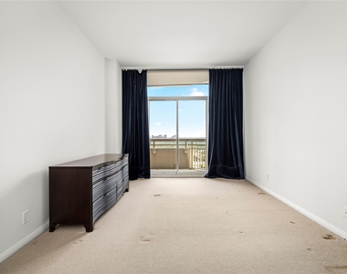 14 Greenway Plaza - Photo Thumbnail 13