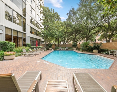 14 Greenway Plaza - Photo Thumbnail 5