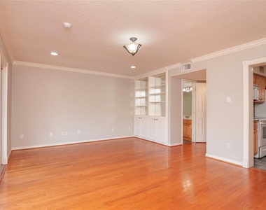 12979 Trail Hollow Drive - Photo Thumbnail 4