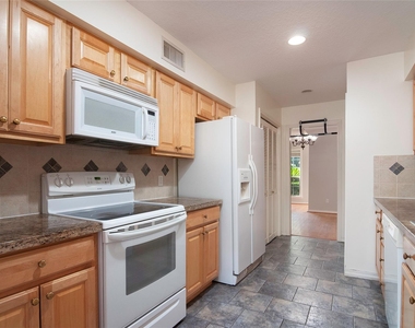 12979 Trail Hollow Drive - Photo Thumbnail 8