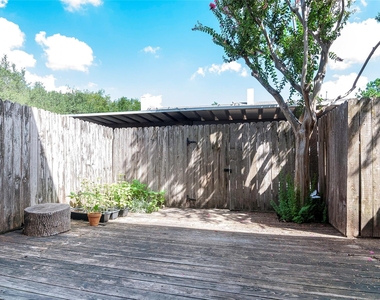 12979 Trail Hollow Drive - Photo Thumbnail 25