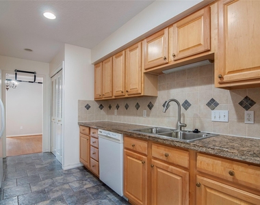 12979 Trail Hollow Drive - Photo Thumbnail 9