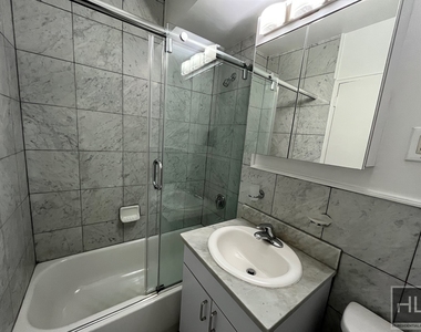 East 35 Street - Photo Thumbnail 3