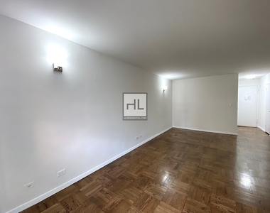 East 35 Street - Photo Thumbnail 3