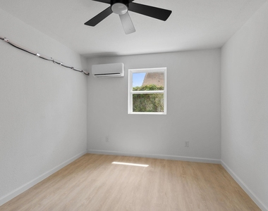 6840 Fairway Drive - Photo Thumbnail 17