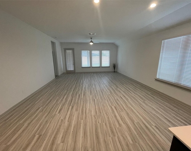 3806 Pottharst Park Court - Photo Thumbnail 18