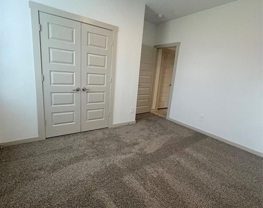 3806 Pottharst Park Court - Photo Thumbnail 32