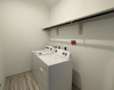 3806 Pottharst Park Court - Photo Thumbnail 21