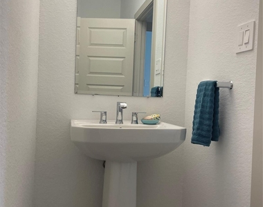 3806 Pottharst Park Court - Photo Thumbnail 20
