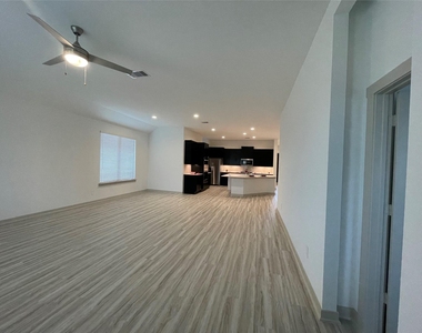 3806 Pottharst Park Court - Photo Thumbnail 16