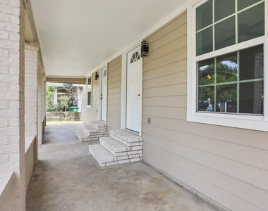6618 Avenue N - Photo Thumbnail 5