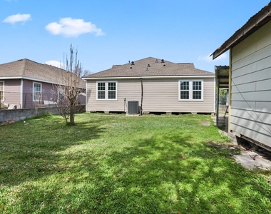 6618 Avenue N - Photo Thumbnail 23