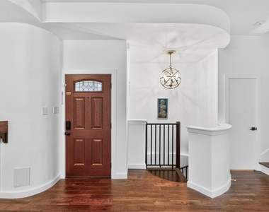 2716 Bagby Street - Photo Thumbnail 11